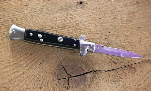 Are Switchblades Legal in California?